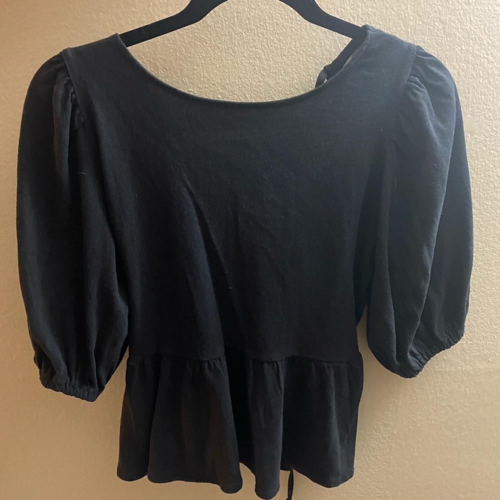 Urban Outfitters top with puff sleeves and open back, worn once!